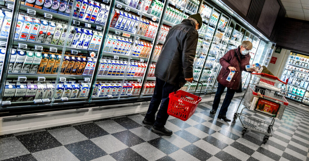 "Man köper färre och billigare produkter", enligt Svensk Dagligvaruhandel. Branschen: Mathandlare pressas trots prisökning