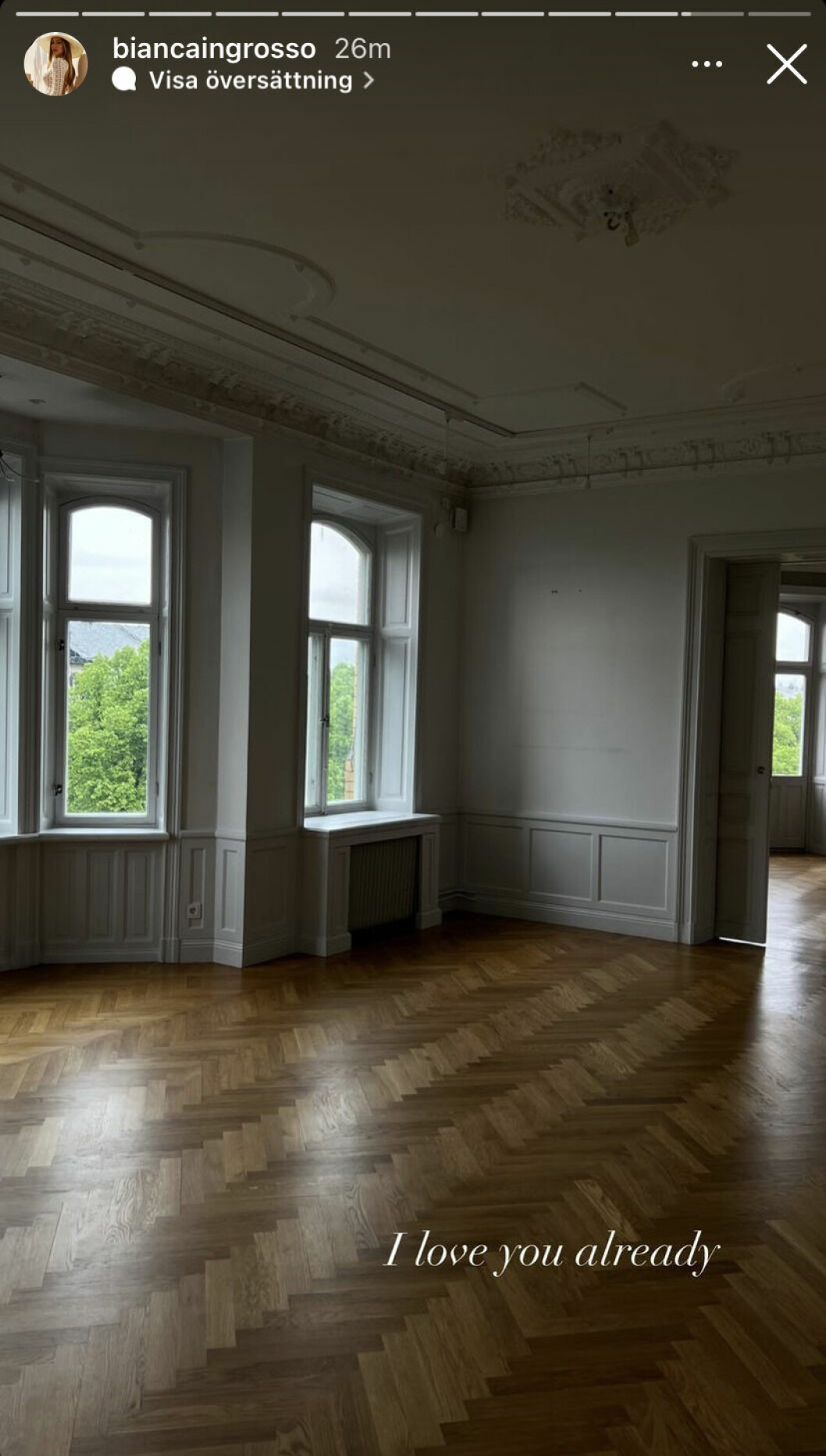 ”<span class=" italic" data-lab-italic_desktop="italic">Jag älskar dig redan</span>”, skriver hon i storyn. Vi är också förälskade i din lägenhet Bianca! ”Jag älskar dig redan”, skriver hon i storyn. Vi är också förälskade i din lägenhet Bianca!