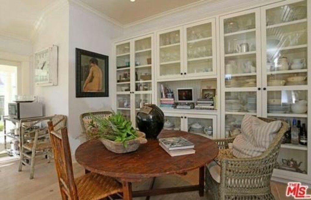 0227-lena-dunham-la-home12-480w