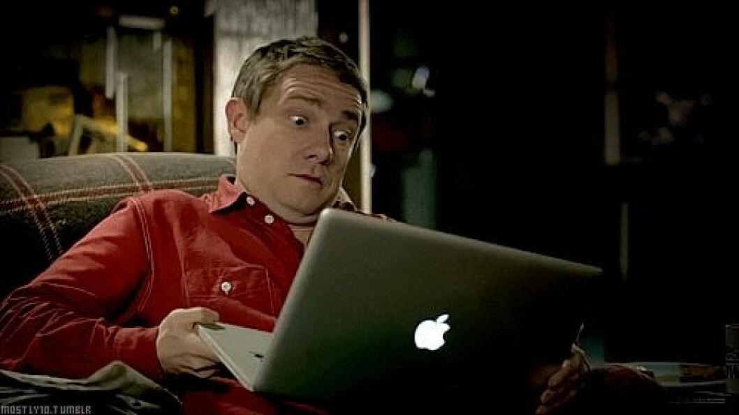 Via: <a href="http://s287.photobucket.com/user/tardis_stowaway/media/gifs/watsontakelaptopshocked.gif.html" target="_blank" rel="noopener">photobucket.com</a> Via: i287.photobucket.com