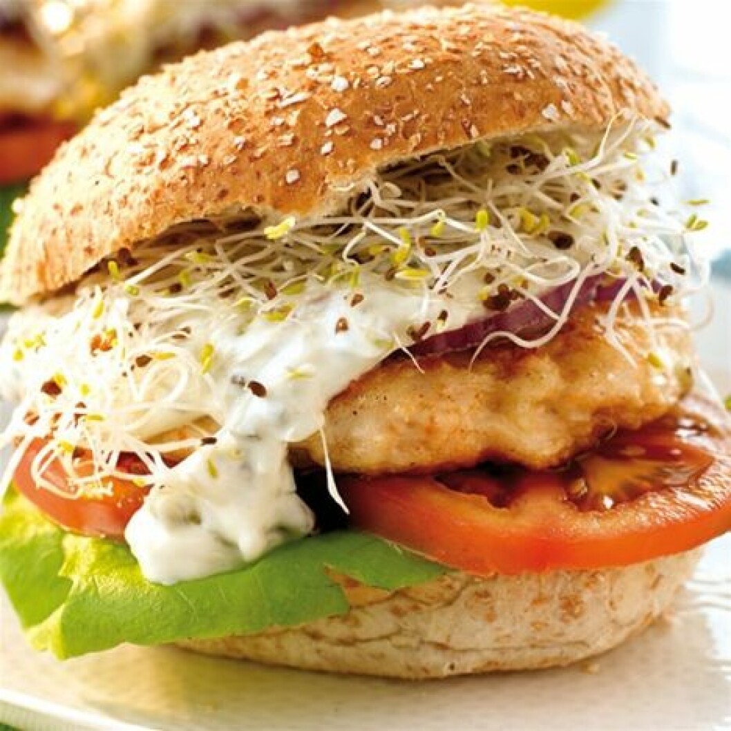 Via: <a href="http://www.hemmetsjournal.se/mat/Fiskburgare/recept-5985" target="_blank">Hemmetsjournal.se</a> 0807-75-02-d8ac924208254424a714fe9fd7e75885__b468m