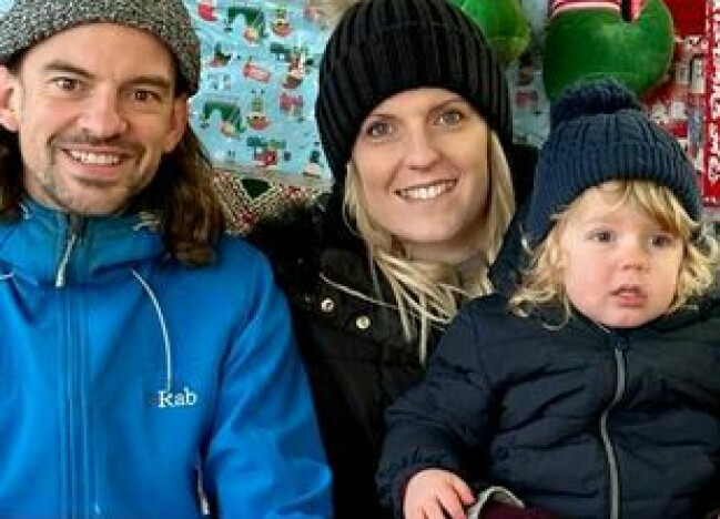 Danni och Craig hoppas kunna resa utomlands med sonen Bodhi. Danni med familjen.