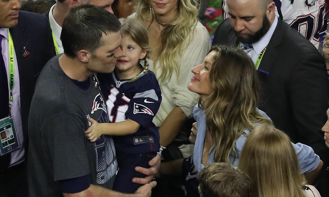 Tom Brady firar sin femte Superbowl vinst med familjen. Tom Brady celebrates winning his fifth Super Bowl with wife Gisele Bundchen and daughter Vivian during Super Bowl 51 played at NRG Stadium Houston Texas on Sunday February 5th 2017