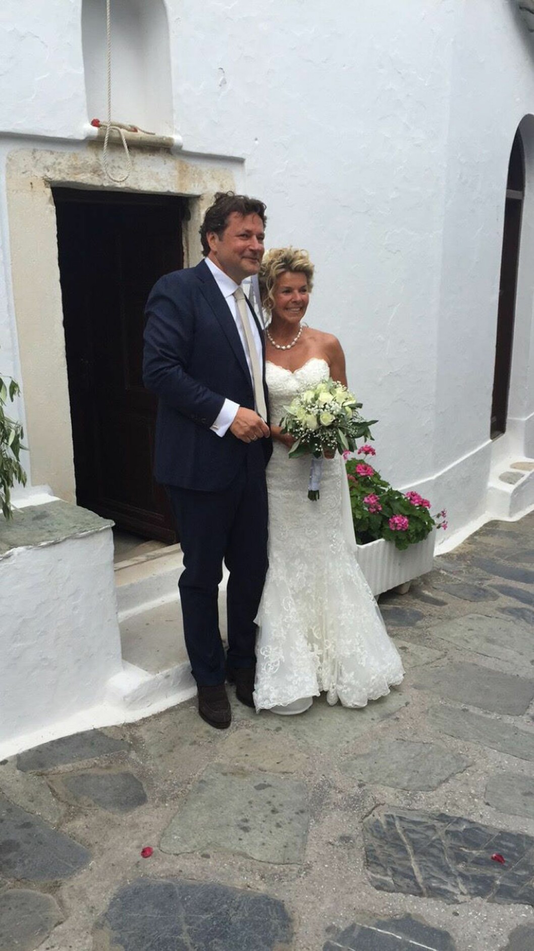 De sa “ja” på Mamma Mia-ön. Foto: Privat De sa "ja" på Mamma Mia-ön. Foto: Privat