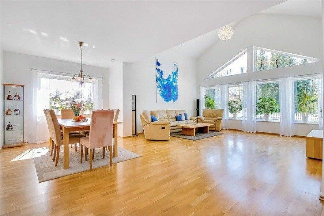 Via: <a href="http://objekt.fastighetsbyran.se/Objekt/?objektID=1306550" target="_blank">Fastighetsbyrån</a> 12166021
