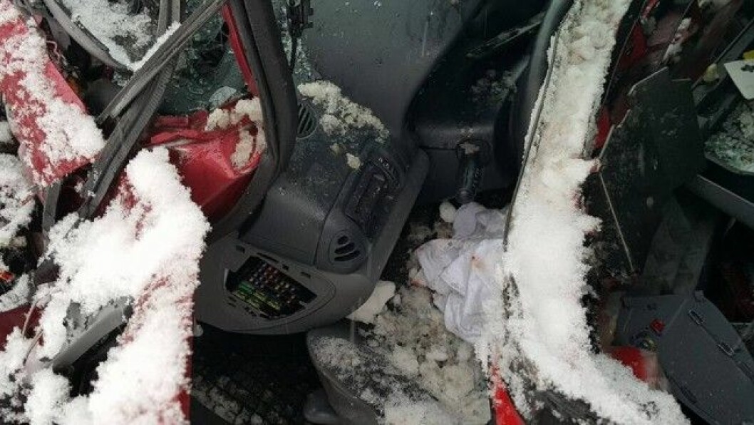 Förarsätet där Simon satt en sekund innan smällen. Förarsätet där Simon satt en sekund innan smällen.