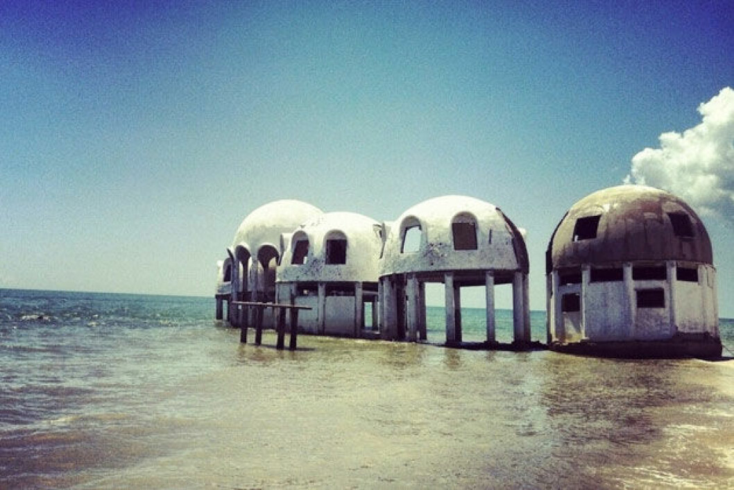 Källa: <a href="http://www.reddit.com/r/AbandonedPorn/comments/14k6rk/stopped_on_a_now_uninhabited_island_in_southwest/" target="_blank">reddit.com</a> 13