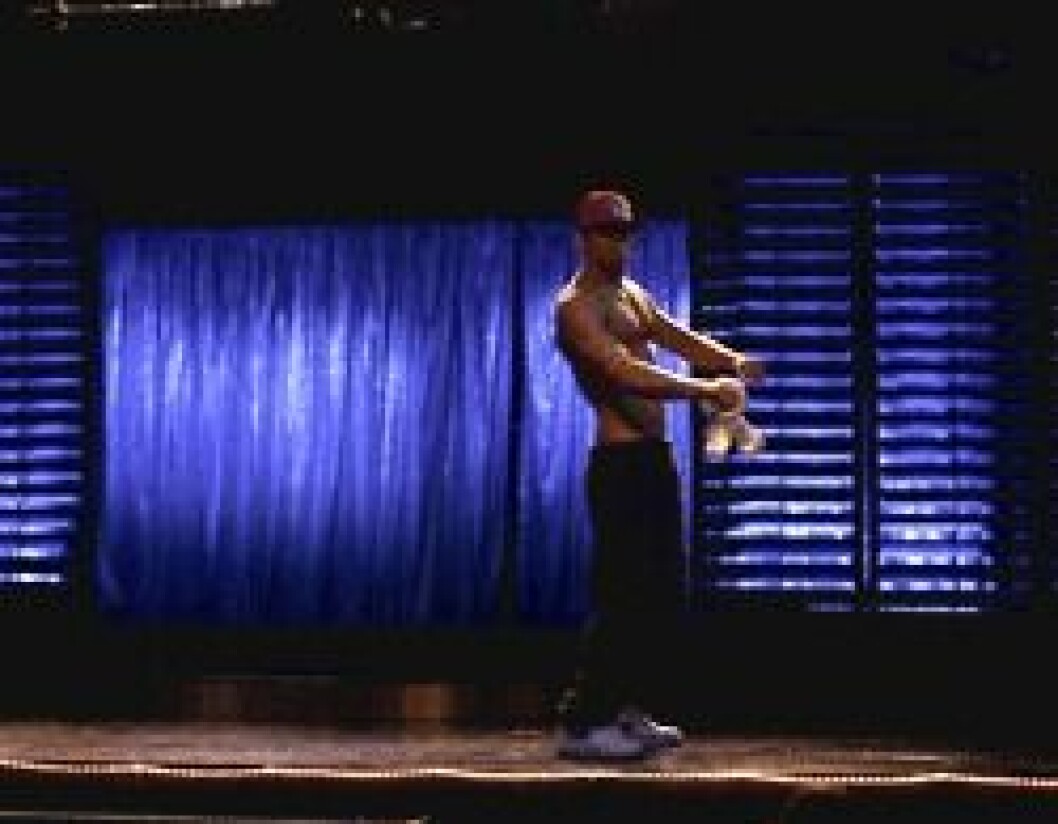 Via: <a href="http://www.crushable.com/2013/04/26/entertainment/channing-tatum-sexy-gifs-birthday/" target="_blank">crushable.com</a> Via: crushable.com