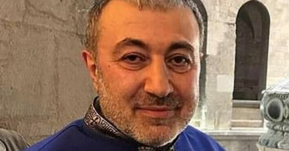 Mikhail Kachatauryan hotade, förnedrade, manipulerade och misshandlade sina döttrar både psykiskt och fysiskt. Han utsatte även döttrarna för sexuella övergrepp flertalet gånger. Mikhail Kachatauryan