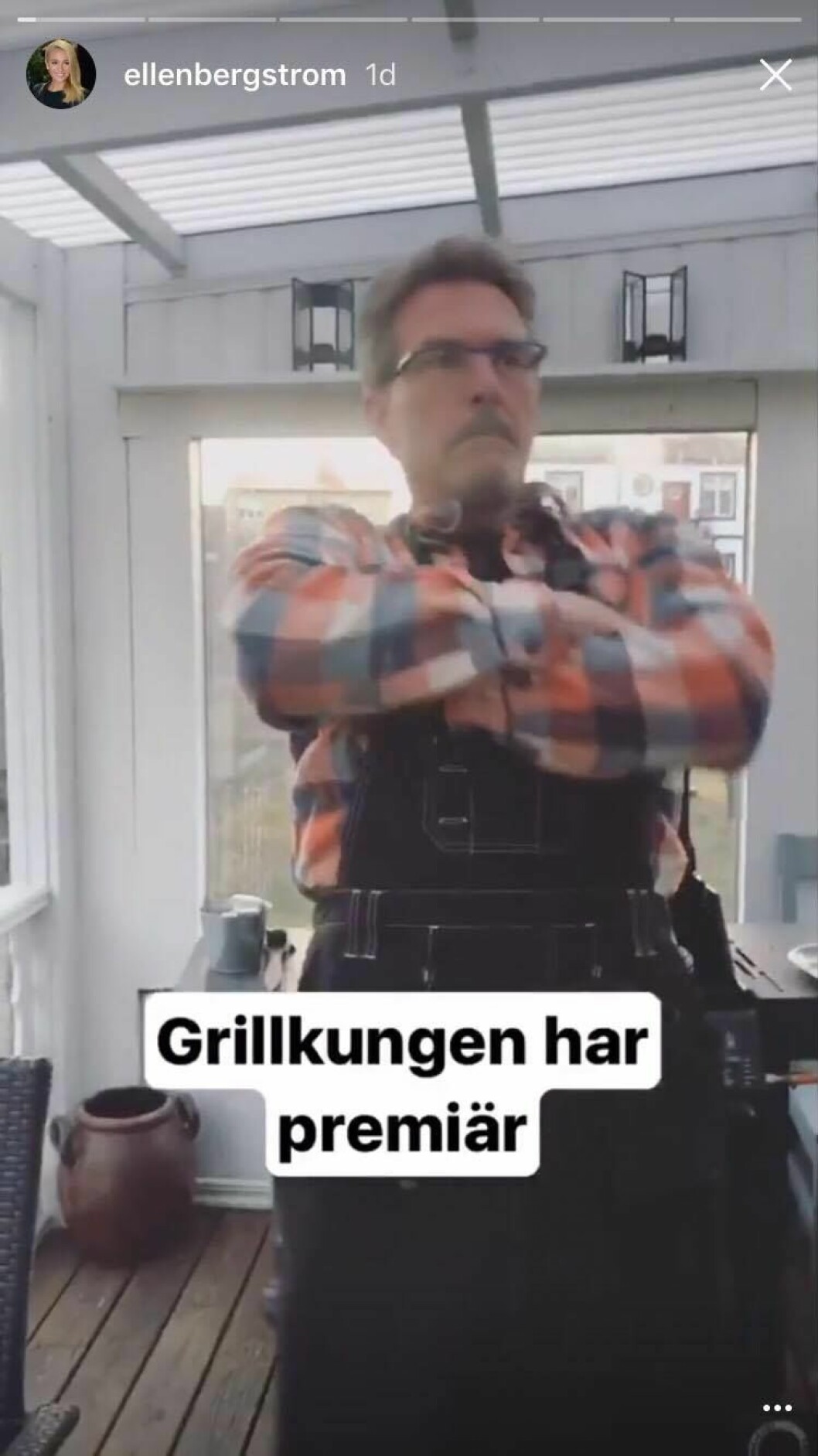 Ellen Bergström la också upp en video på sin grillande pappa på Instagram.