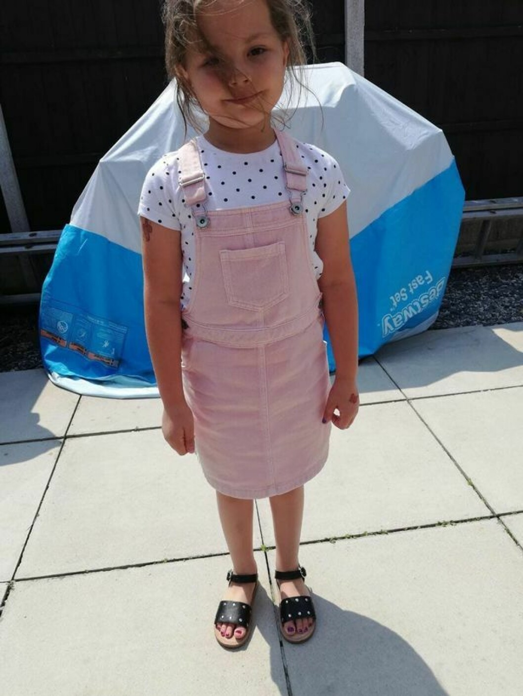 Olivia, 9 år gammal, skjuten till döds i sitt eget hem.