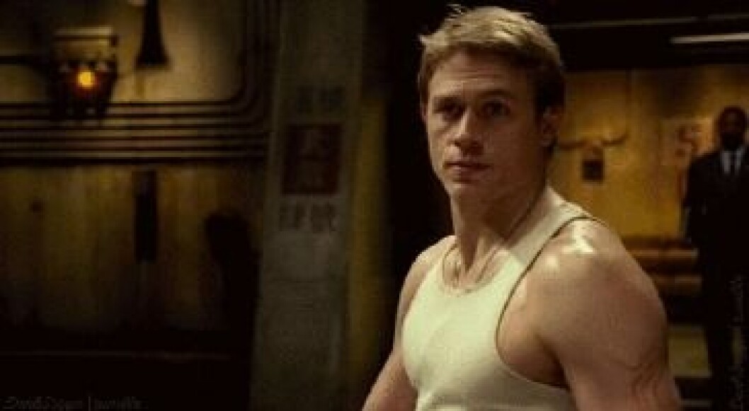 Via: <a href="http://giphy.com/gifs/charlie-hunnam-9h56YsFBxlgvS" target="_blank" rel="noopener">giphy</a> 200 (8)
