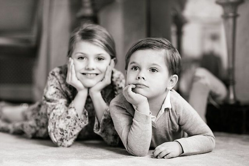 Den 2 mars fyllde prins Oscar 4 år – här tillsammans med storasyster, prinsessan Estelle. Den 2 mars fyllde prins Oscar 4 år – här tillsammans med storasyster, prinsessan Estelle.