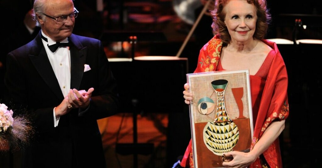 2013 mottog Kaija Saariaho Polarpriset tillsammans med den senegalesiske musikern Youssou N'Dour. Arkivbild. Tonsättaren Kaija Saariaho är död