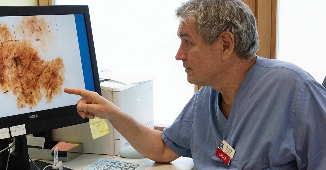 Jan Lapins, docent, överläkare på hudkliniken på Karolinska universitetssjukhuset. Jan Lapins