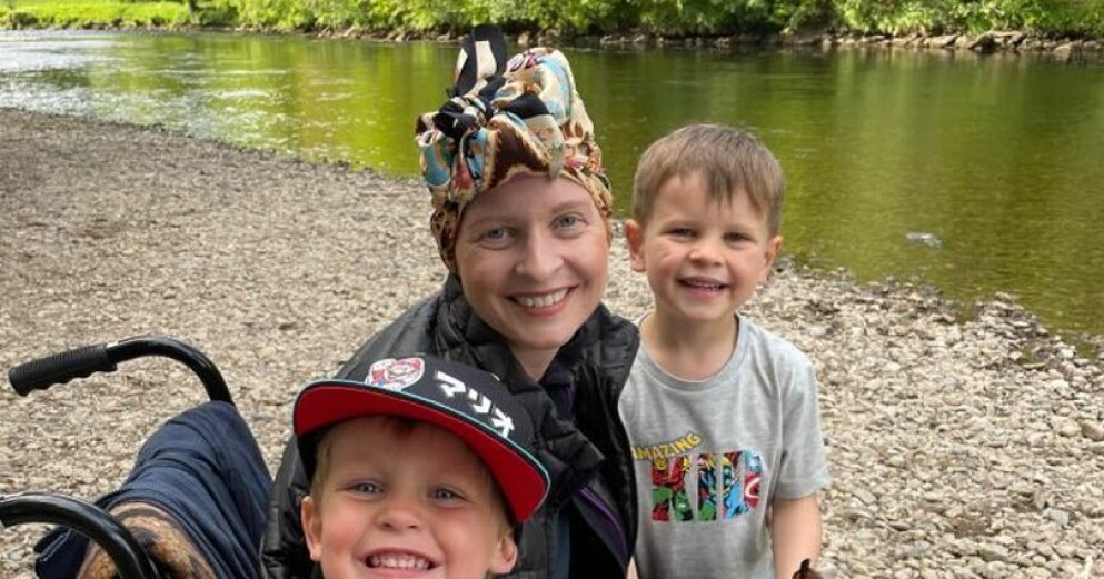Mamman Rachel tillsammans med sönerna Lewis och Jude. <span class=" bold" data-lab-bold_desktop="bold">FOTO</span>: <span class=" italic" data-lab-italic_desktop="italic">privat</span>