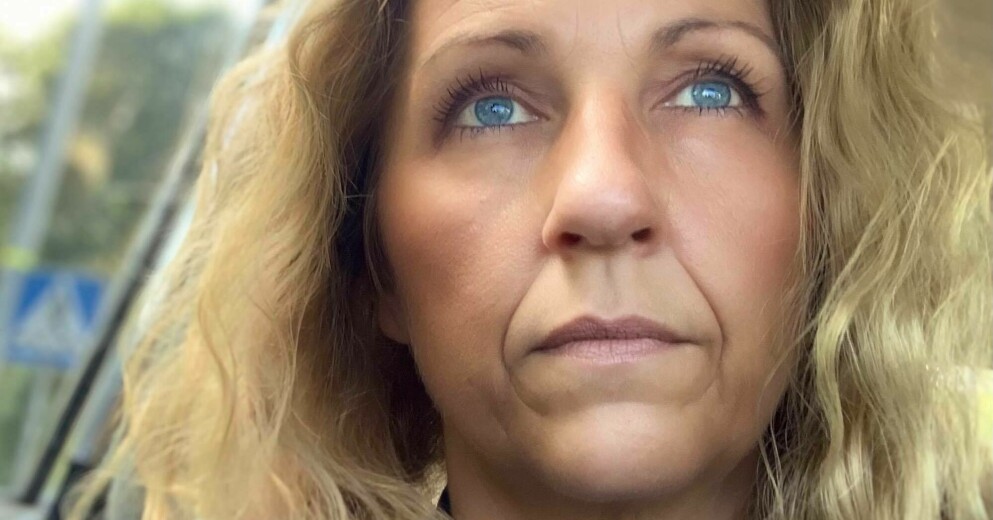 Elin Rydén fick sin pappa i tre olika delar när de skulle ha urnsättning. ”Det händer ju inte liksom, är det här på riktigt?” Elin Rydén