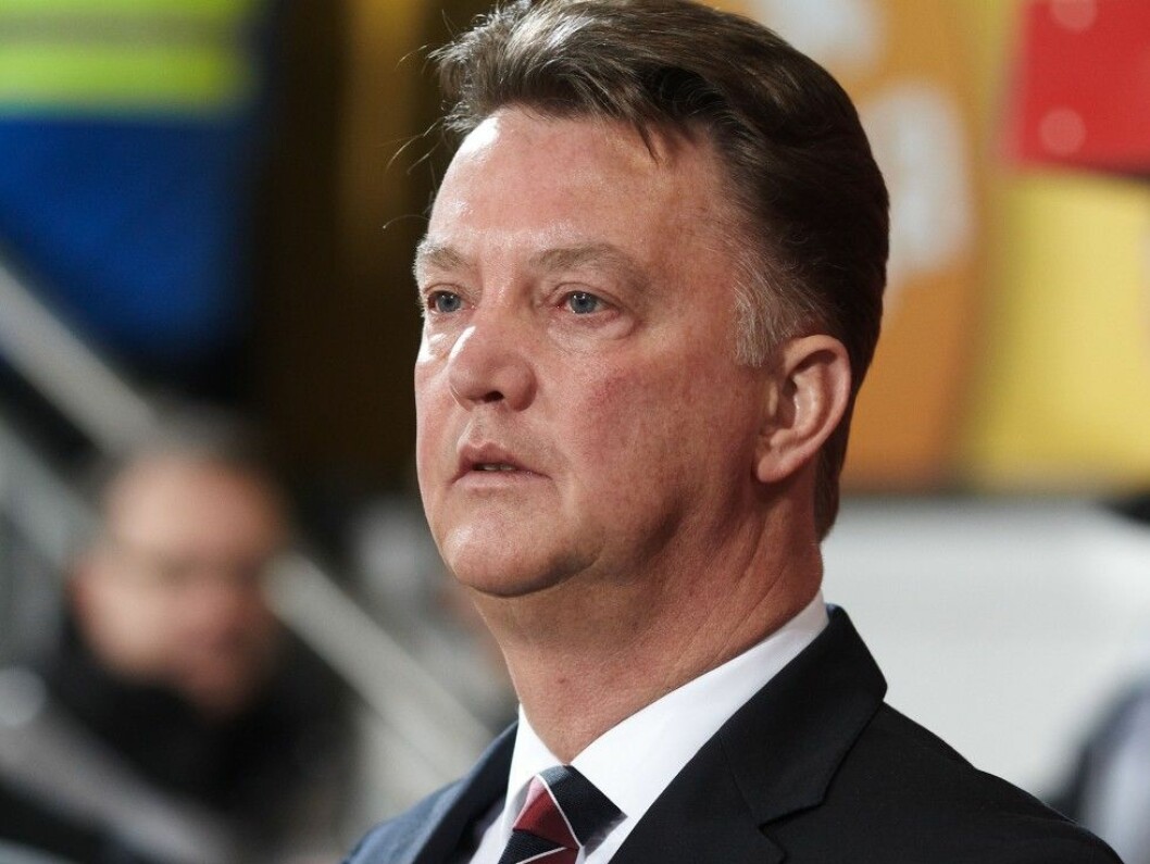 Foto: All Over Press Louis van Gaal, coach of FC Bayern-Muenchen, Bruchweg Stadium, Mainz, Rhineland-Palatinate, Germany, Europe