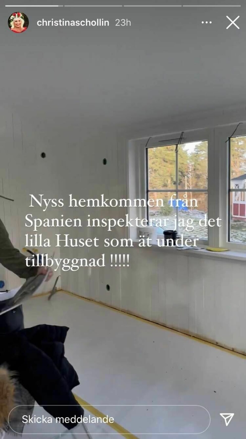 Delar av allrum, när man kommer innanför dörren. Christina Schollins nya hus