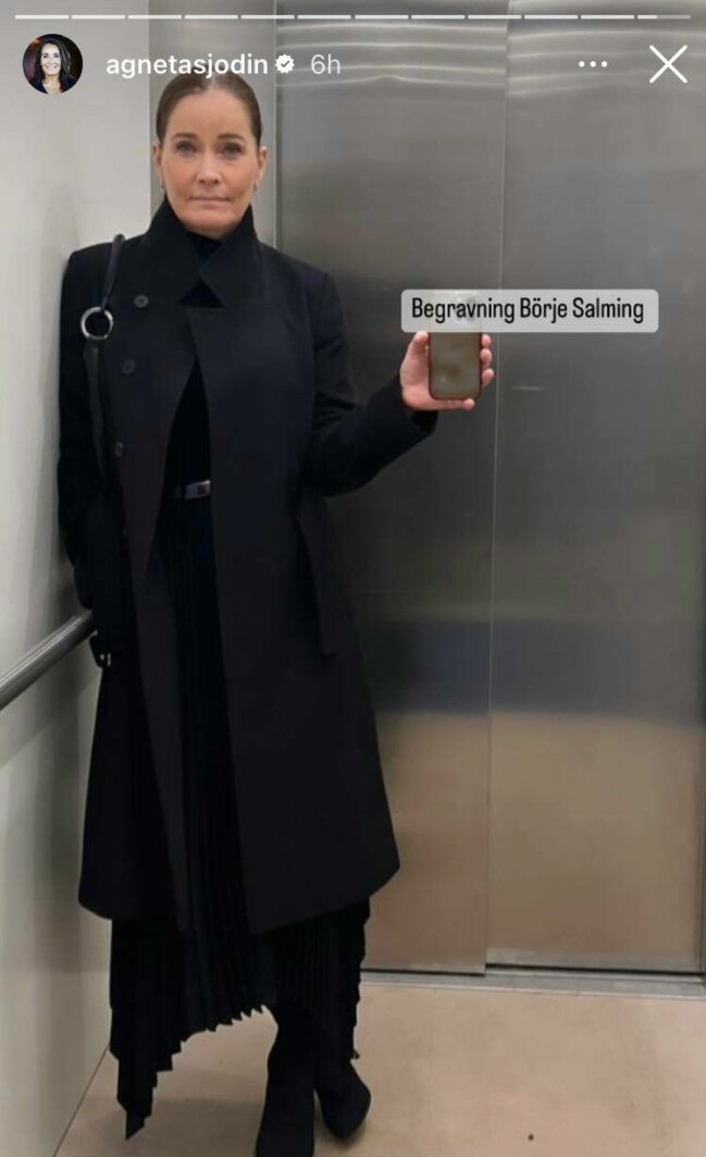 Agneta Sjödin på väg till Börje Salmings begravning. Agneta Sjödin