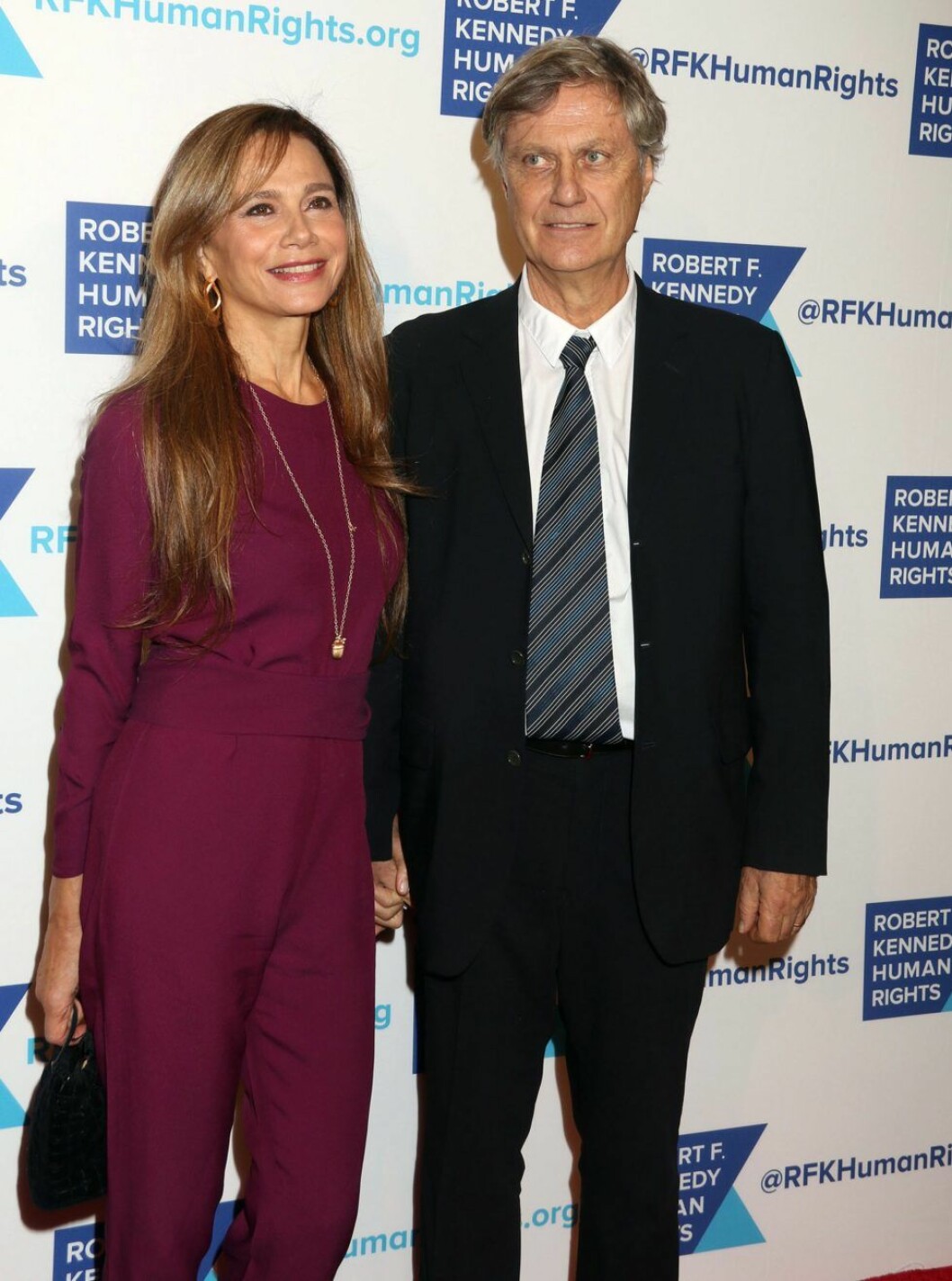 Svenske regissören Lasse Hallström med hans fru Lena Ohlin. Dec. 8, 2015 - New York, New York, U.S. - Actress LENA OLIN and her husband/director LASSE HALLSTROM attend the 2015 Ripple of Hope Award held at the New York Hilton Hotel. (Credit Image: © Nancy Kaszerman via ZUMA Wire) (c) Zumapress / IBL