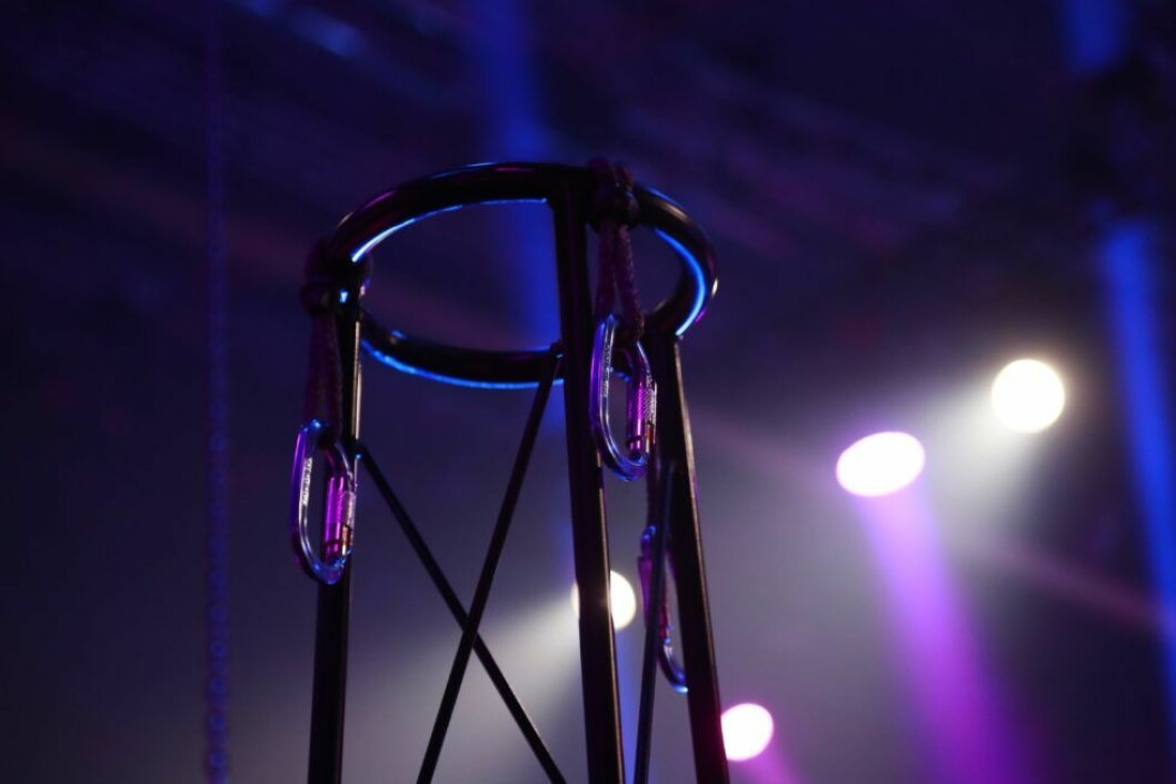 Den här ställningen spänns killarna fast i på plattan. Melodifestivalen, repetitioner, Växjö, 2017-02-16 (c) Ola Axman / IBL
