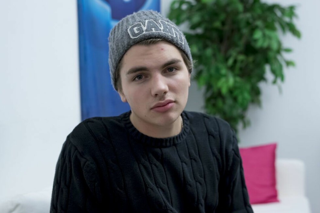 Oskar har åkt på bihåleinflammation, öroninflammation och spyr så fort han dricker något. Oskar Häggström, Idol 2016, repetitioner 2016-11-17 (c) SANDBERG MAGNUS / Aftonbladet / IBL Bildbyrå * * * EXPRESSEN OUT * * * AFTONBLADET / 4560
