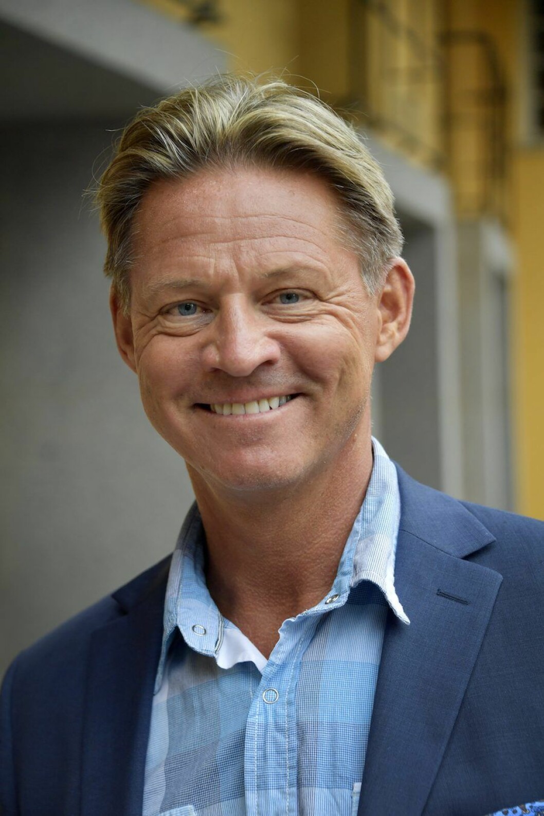 Mikael Sandström blev vittne till en svår olycka där en kvinna bröt nacken efter att ha fallit fem meter. Mikael Sandström blev vittne till en svår olycka där en kvinna bröt nacken efter att ha fallit fem meter.