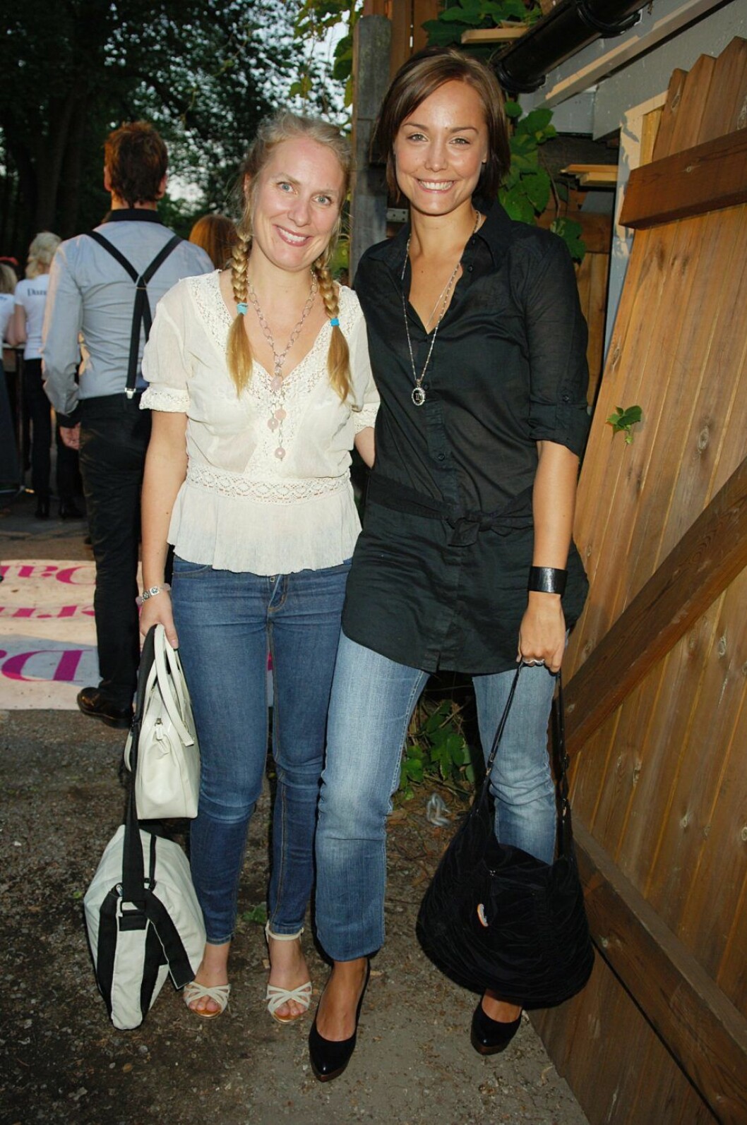 Carina och Annika på Guldknappen 2006.