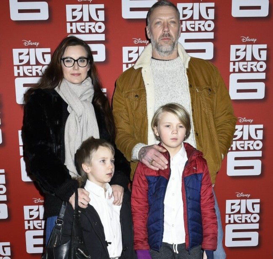 Tillsammans har paret barnen Lo och Igor. Foto: IBL mikael-persbrandt-sanna-lundell-igor-lo