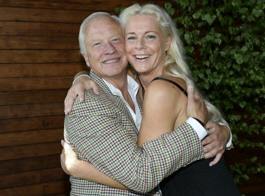 Malena Ernman med förra årets nyårsvärd Loa Falkman. Foto: IBL Malena Ernman med förra årets nyårsvärd Loa Falkman. Foto: IBL