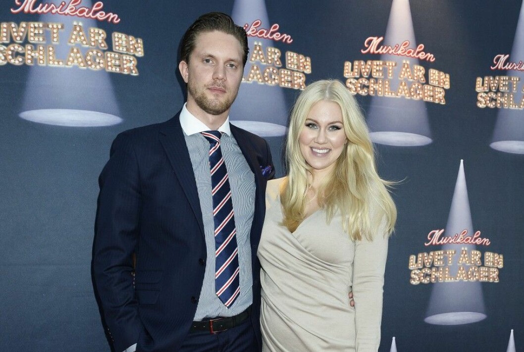 Odd och Isabella har blivit tvåbarnsföräldrar. Foto: IBL Odd och Isabella har blivit tvåbarnsföräldrar. Foto: IBL
