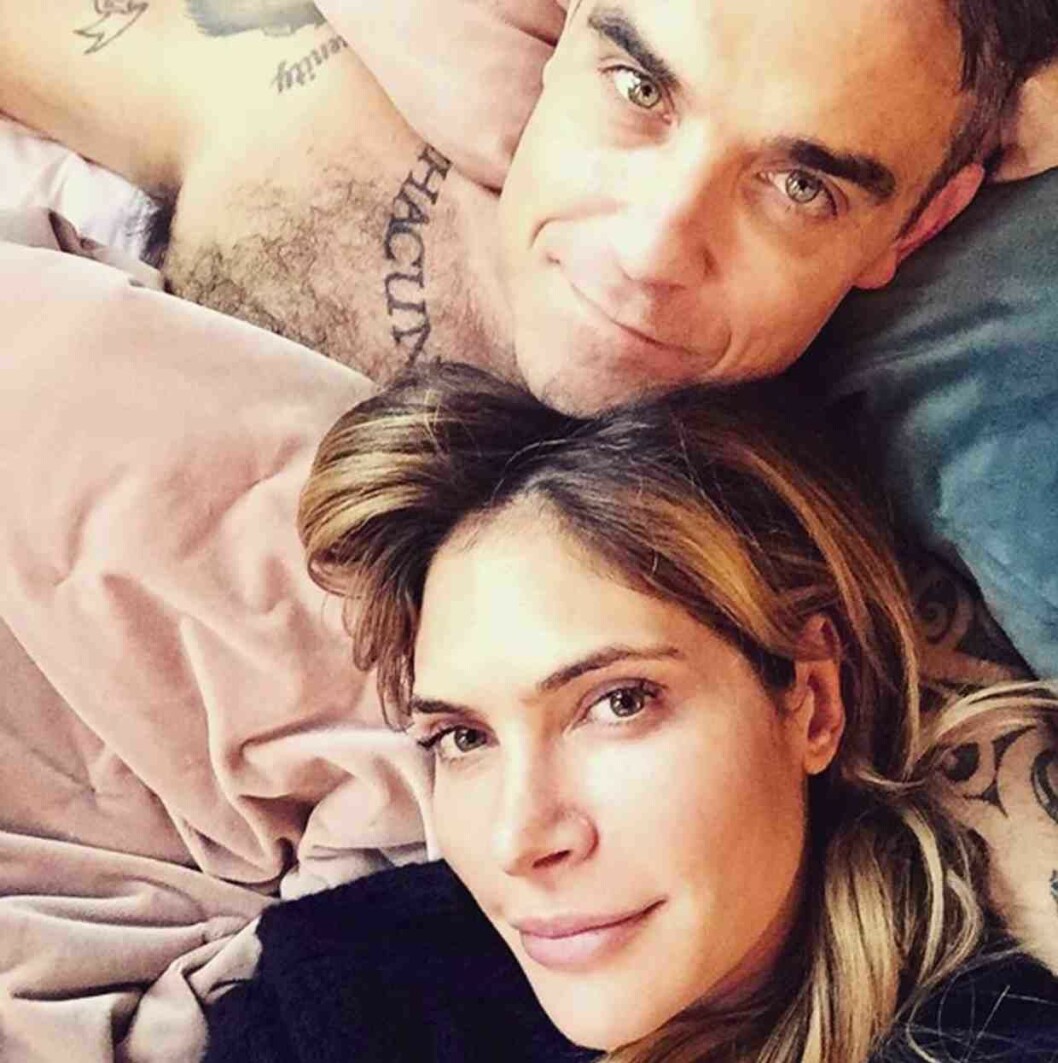 Frun Ayda fick honom att våga bli vuxen och ta tag i sitt liv. EROTEME.CO.UK FOR UK SALES: Contact Caroline 44 207 431 1598 Picture shows: Robbie Williams and Ayda Field. NON-EXCLUSIVE Friday 4th November 2016 Job: 161104UT2 London, UK EROTEME.CO.UK 44 207 431 1598 Disclaimer note of Eroteme Ltd: Eroteme Ltd does not claim copyright for this image. This image is merely a supply image and payment will be on supply/usage fee only. IBL
