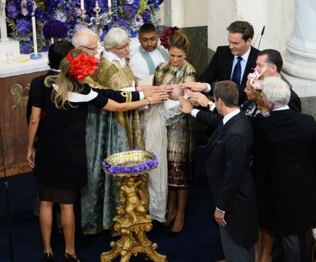 Foto: TT/IBL The parenst and god parents of Prince Nicolas during during the Christening ceremony in the Drottningholm Palace Church October 11, 2015. Archbishop Antje Jackelén, Lars-Göran Lönnermark, Michael Bjerkhagen, King Carl XVI Gustaf, princess Madeleine, prince Nicolas Christopher O´Neill and godparents prince Carl Philip, Countess Natascha Abensperg und Traun, Gustaf Magnuson, Henry d'Abo, Katarina von Horn ,Marco Wajselfisz Prince Nicolas christening at Drottningholm Palace Church, Stockholm, Sweden, 2015-10-11 Pool Foto: Maja Suslin / TT / IBL All Over PressDrottninholm Sweden 11.10.2015 The parents and god parents of Prince Nicolas during during the Christening ceremony in the Drottningholm Palace Church October 11, 2015. Archbishop Antje Jackelén, Lars-Göran Lönnermark, Michael Bjerkhagen, King Carl XVI Gustaf, princess Madeleine, prince Nicolas Christopher O´Neill and godparents prince Carl Philip, Countess Natascha Abensperg und Traun, Gustaf Magnuson, Henry d'Abo, Katarina von Horn ,Marco Wajselfisz Prince Nicolas christening at Drottningholm Palace Church, Stockholm, Sweden, 2015-10-11 Pool Foto: Maja Suslin / TT / IBL