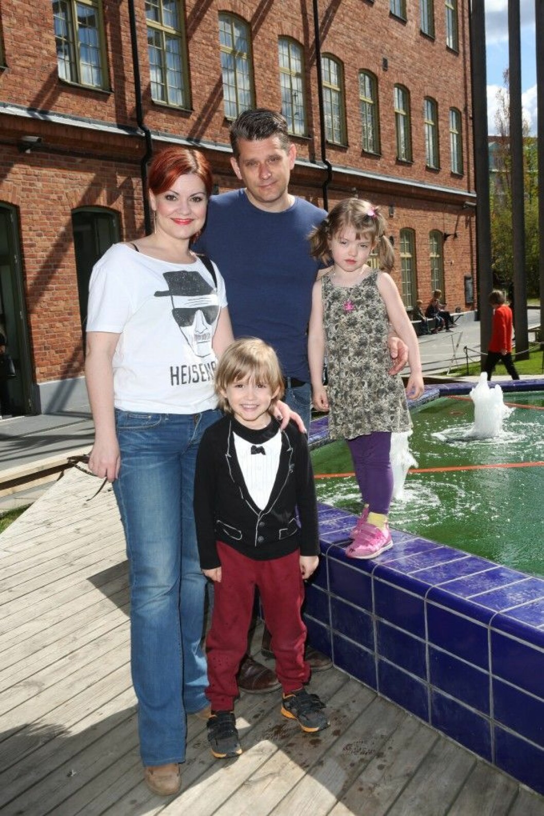 STOCKHOLM, SWEDEN, 2015-05-10. Säsongsöppningen av Tom tits stora utepark. Bilden: Marcus Birro, Jonna Vanhatalo, barnen Milo och Mimmi Foto: CHARLOTTE BRUNZELL/ALL OVER PRESS IBL *** Local Caption *** 4.04882049