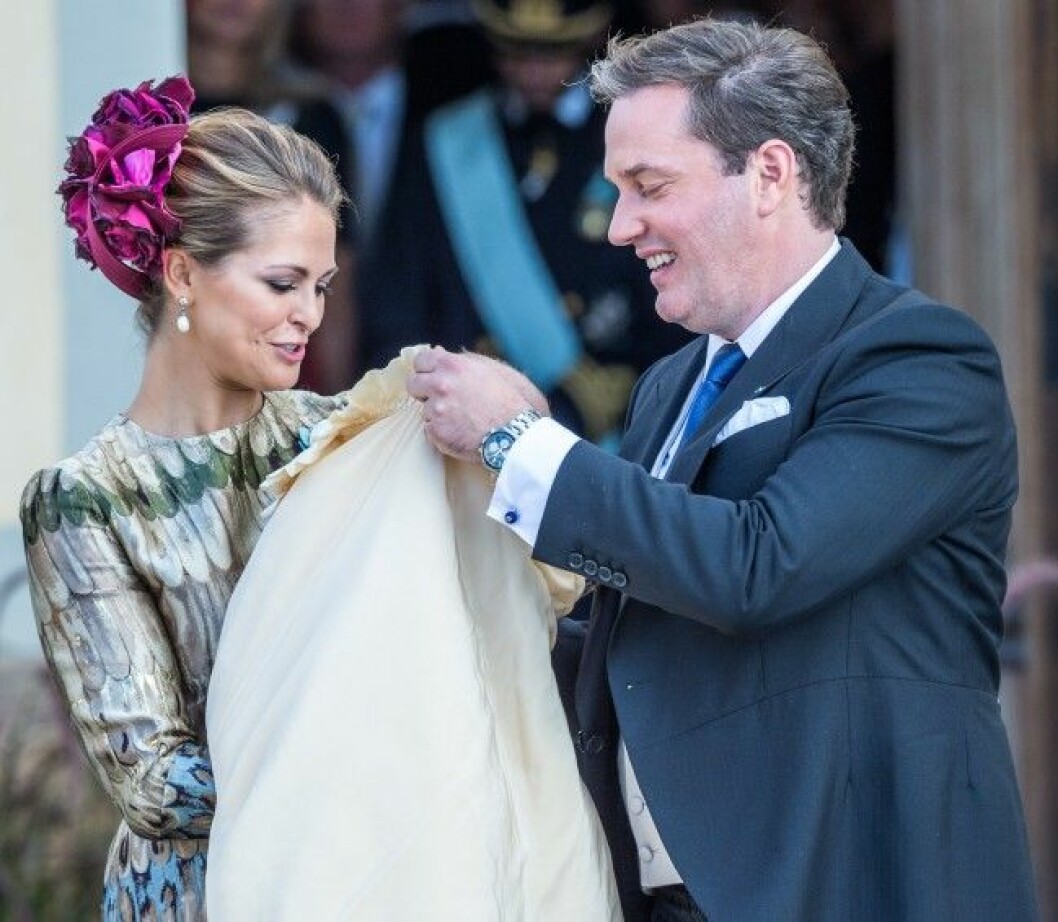 Foto: All Over Press 2015-10-11, Drottningholm Palace Church, Sweden In pic: Princess Madeleine, Christopher O'Neill, Prince Nicolas outside the church. Today was the baptism of Princess Madeleine and Christopher O'Neill's son - Prince Nicolas at the Drottningholm Palace Church. From the swedish royal family was also King Carl Gustaf, Queen Silvia, Crown Princess Victoria, Prince Daniel, Estelle, Prince Carl Philip and Princess Sofia attended. After the naming ceremony that began at 12:00 gave the royal couple a reception inside the Drottningholm Palace. Pictures of this event. All Over Press