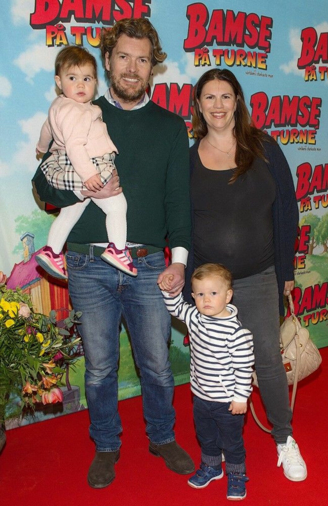 Patrick Grimlund, Sara Grimlund samt Jack och Josephine på Bamse-premiär i april 2016. Patrick Grimlund, Sara Grimlund samt Jack och Josephine på Bamse-premiär i april 2016.