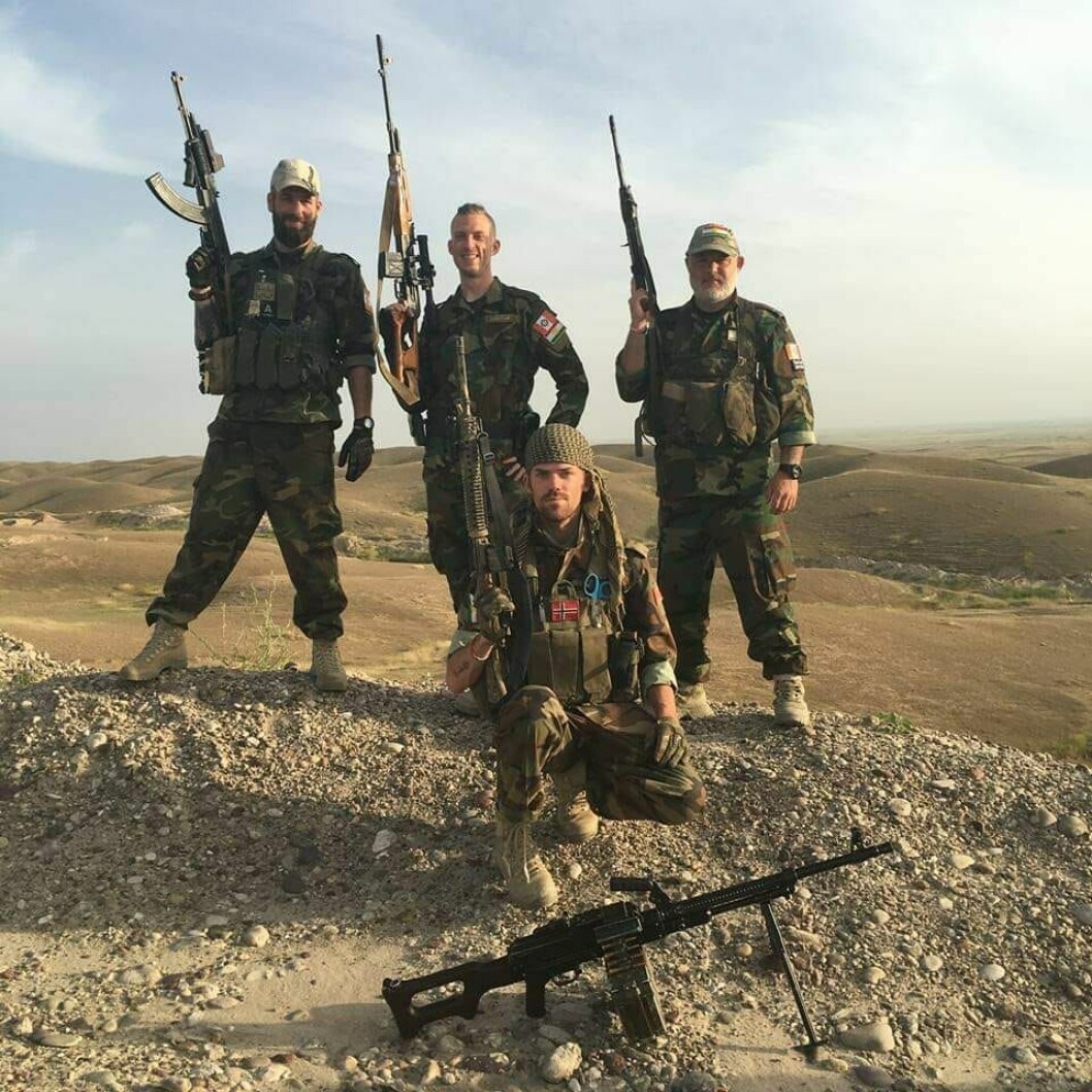 Jesper Söder stred tillsammans med en internationell gruppering mot IS. När Jesper nu åker till Ukraina väntar vänner från Mellanöstern där. Men denna gång har de dessutom extra förstärkning – från världen över. Jesper Söder