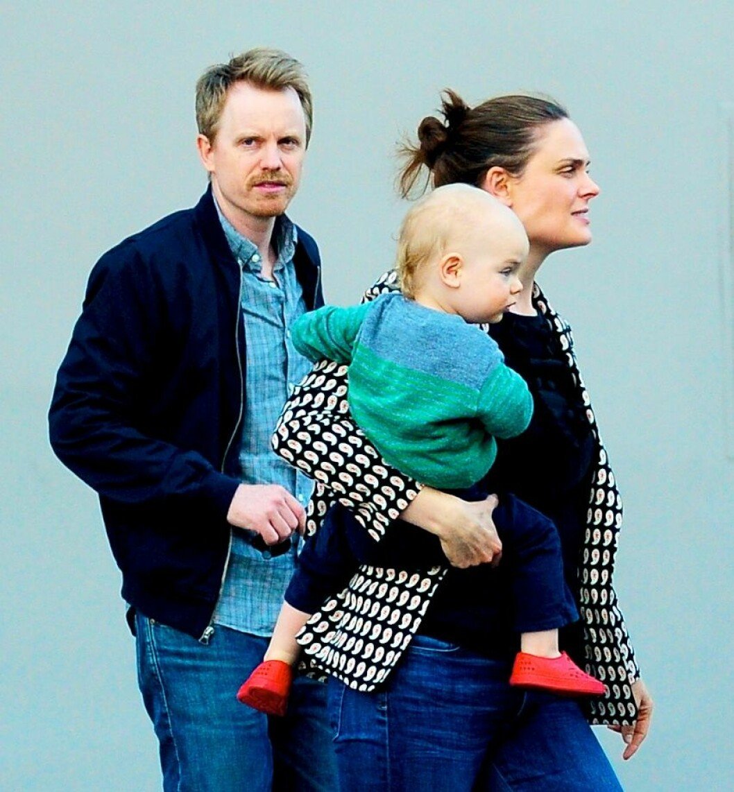 Emily Deschanel och David Hornsby har gett Henry en lillebror. Foto: All Over Emily Deschanel och David Hornsby har gett Henry en lillebror. Foto: All Over