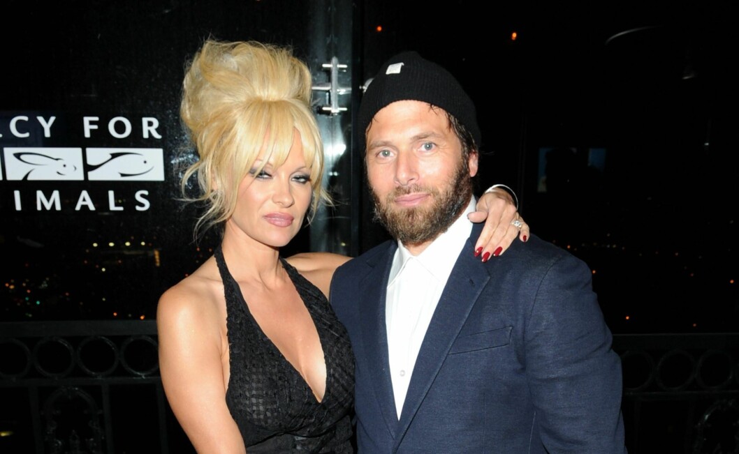 Pamela Anderson med nyblivne exmaken Rick Salomon. Foto: All Over Press 8-11735274.jpg