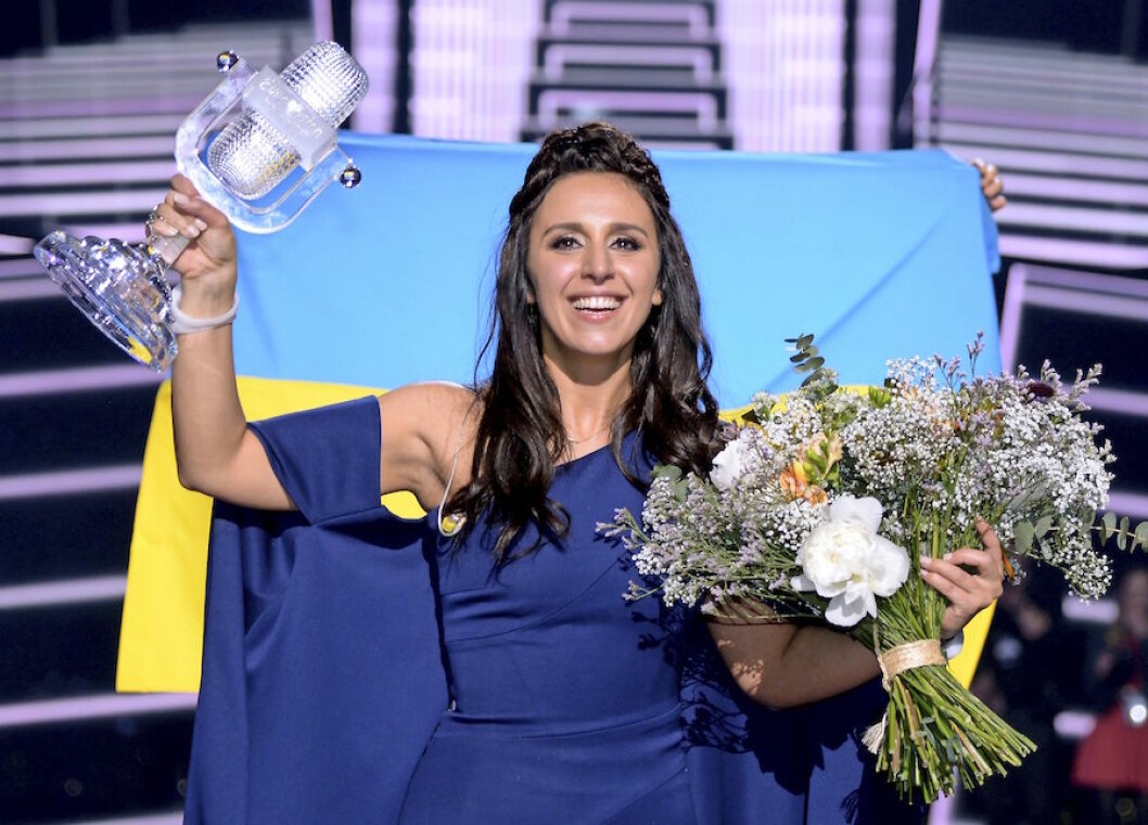 Jamala (Susana Jamaladynova) på scenen i globen efter vinsten förra året.