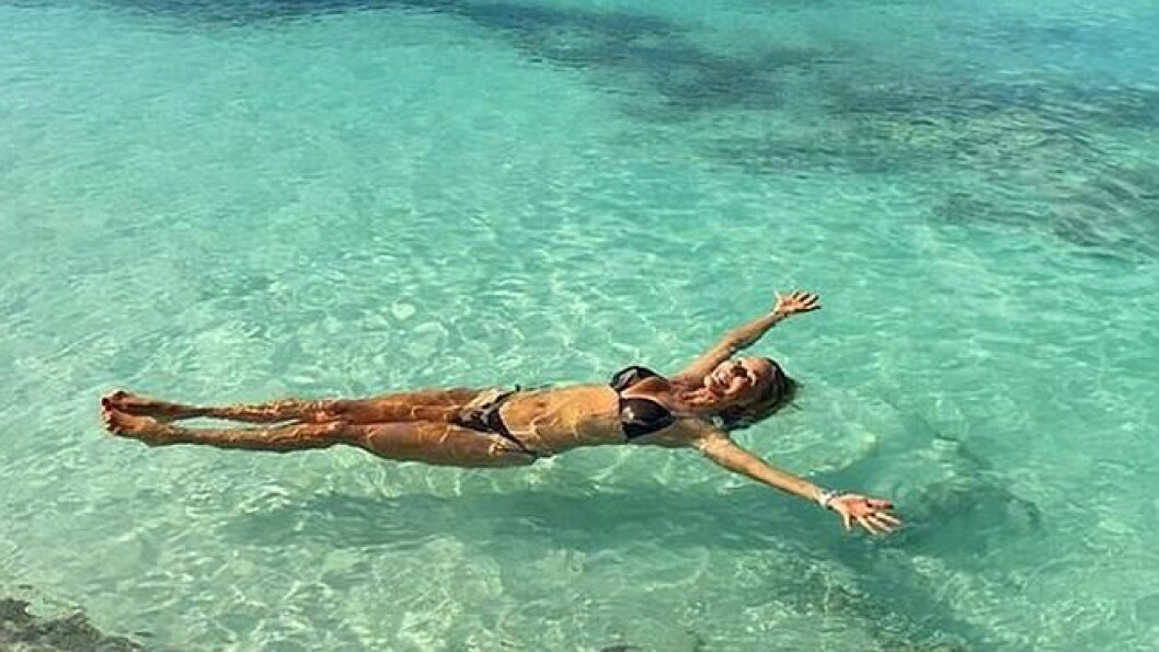 Hon är ingen badkruka, den där Christie. Foto: Instagram Christie Brinkley