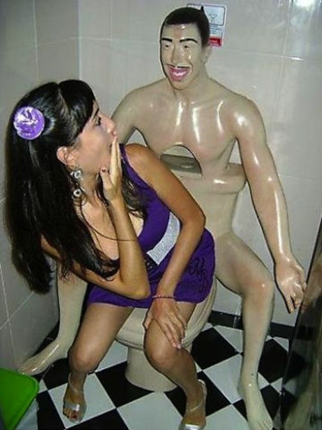 9-creepy-guy-toilet