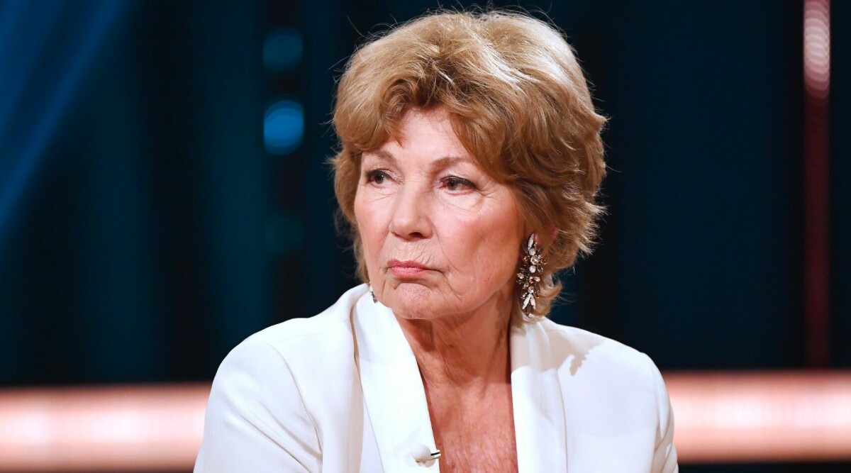 Amelia Adamo har drabbats av bröstcancer – måste opereras