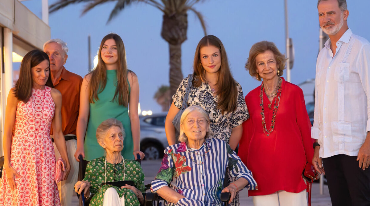 Prinsessan är död – hela kungafamiljen sörjer