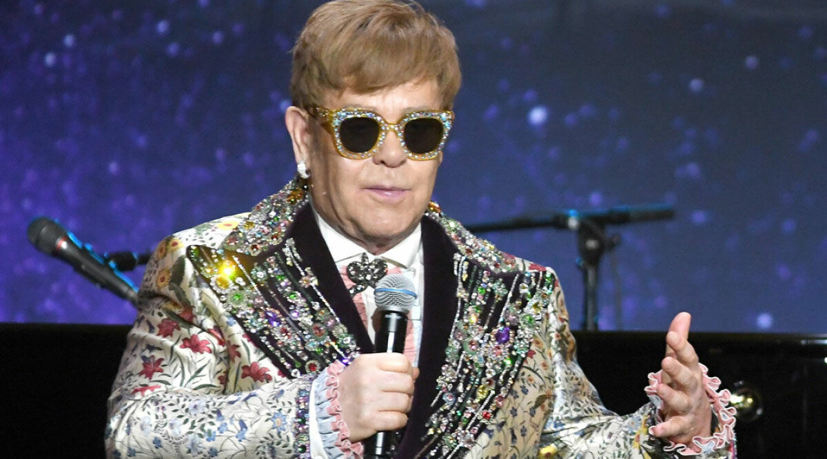 Artisten Elton John, 76, inlagd på sjukhus – efter fallolycka