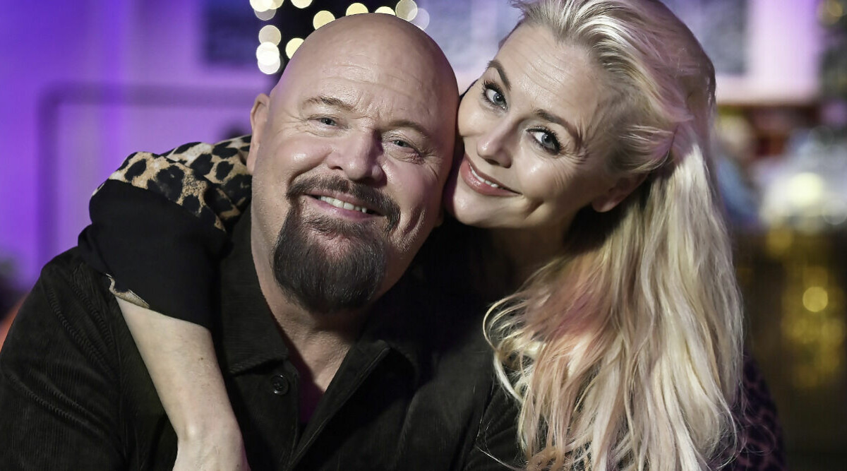 Anders Bagges stora lycka med Johanna – visar upp nya familjemedlemmen