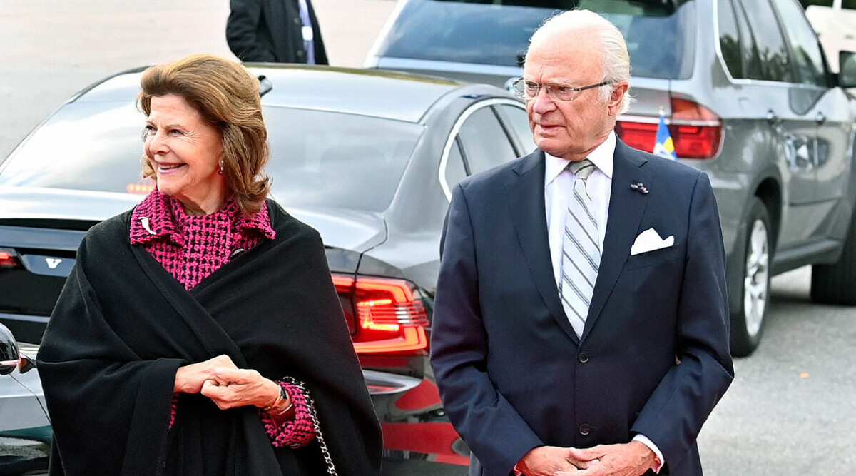 Så har vi aldrig sett kungen agera med Silvia – reaktionerna efter bilden