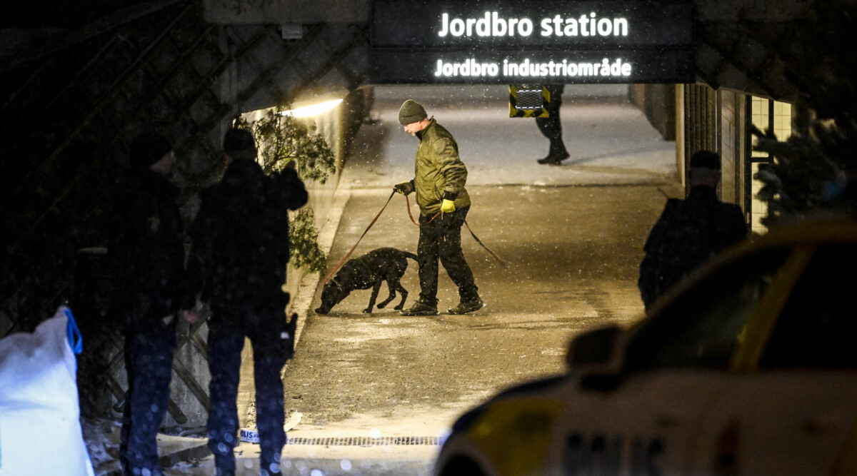 Man död efter skjutning på pendeltågstation – nyss släppt ur fängelse