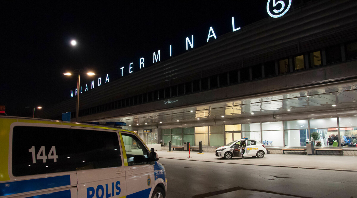 Full man orsakade bråk ombord på flygplan på Arlanda – polis ryckte ut